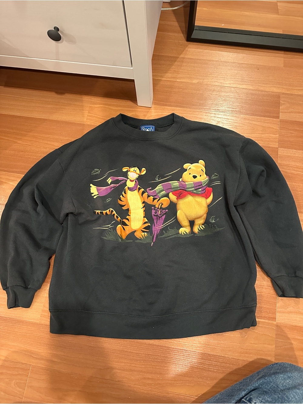 Winnie the Pooh & Tigger green Graphic Sweatshirt - vintage Crewneck
